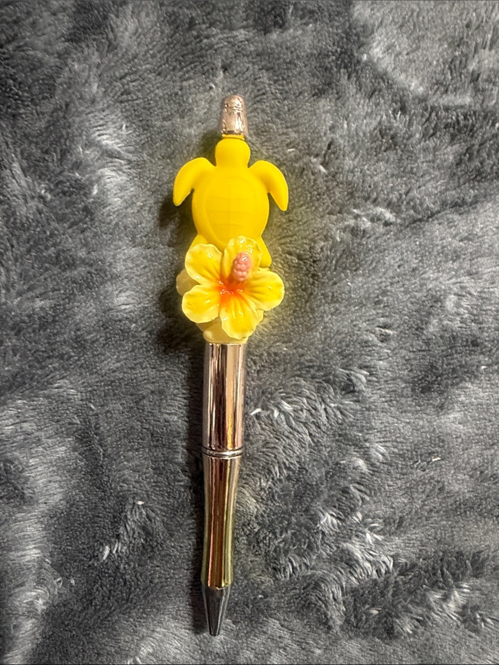 Sea turtle beaded pen.